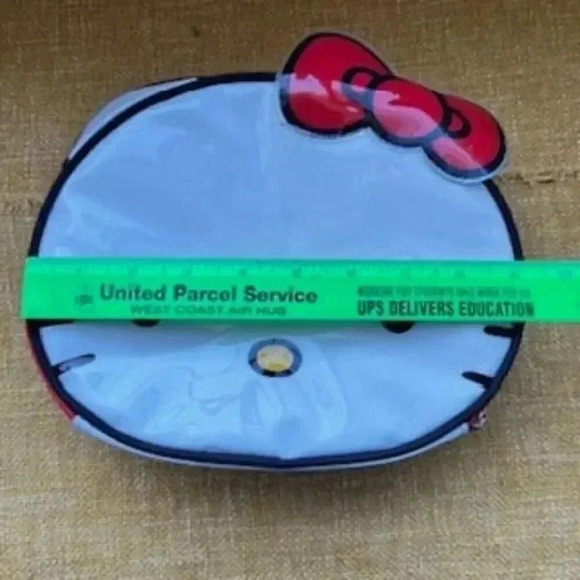 NEW Sanrio Hello Kitty Full Zip Around Lunchbox NWOT - Picture 8 of 11